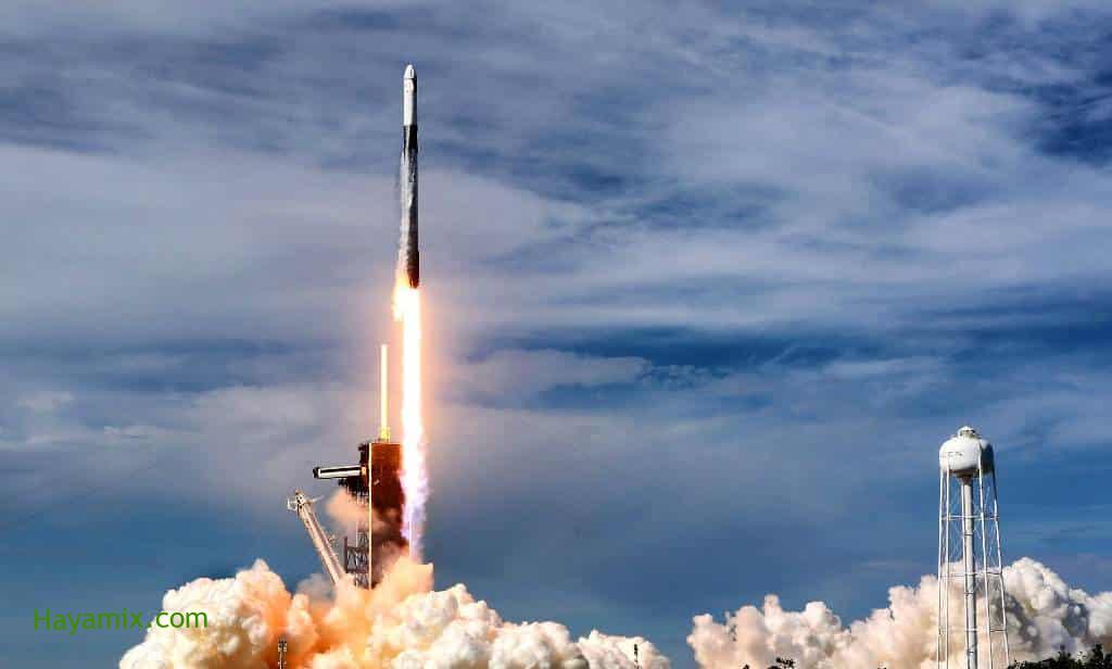 شركة SpaceX أطلقت 52 قمرًا صناعيًا من ستارلينك للإنترنت