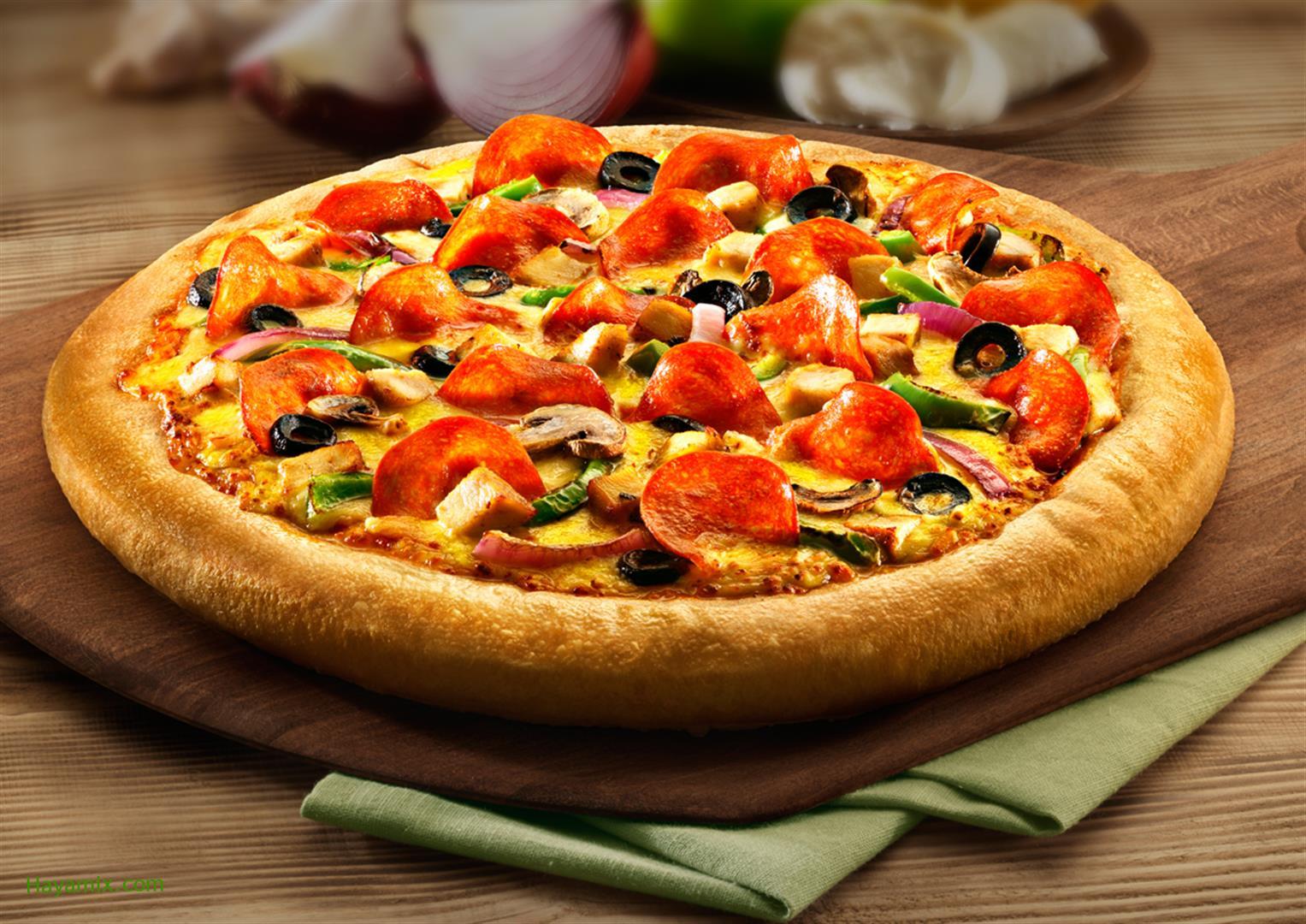 خطوات إعداد بيتزا الطاسة بالمشروم والزبيب في المنزل مثل المطاعم