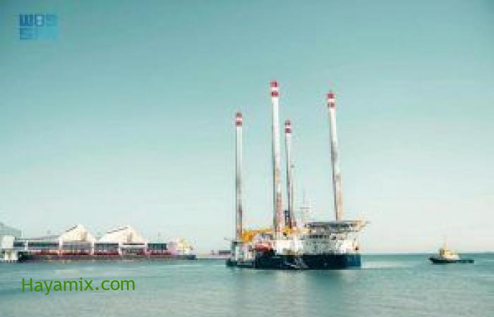 ميناء الجبيل الصناعي يستقبل عدداً من القطع البحرية والبارجات لصيانتها