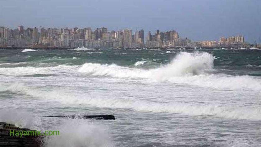 «الأرصاد» تحذر من نزول شواطئ الإسكندرية ومطروح غدا: أمواج عالية