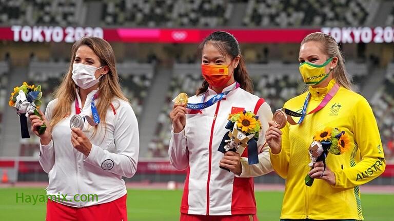 نجمة بولندية تبيع ميداليتها الأولمبية لعلاج طفل رضيع
