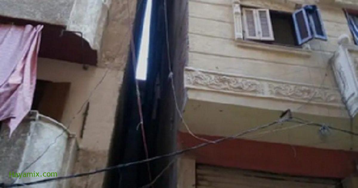 بالصور: عمارة سكنية تميل على جارتها .. والجيران يتفاجؤون بها – مصر