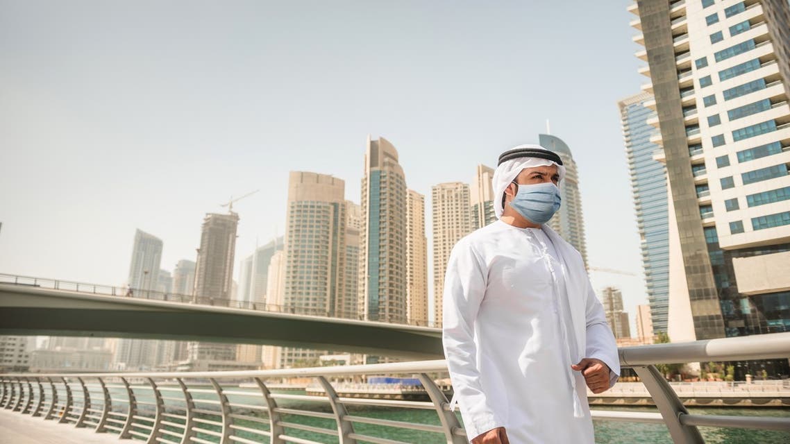 الإمارات تسمح بعدم ارتداء الكمامة في اماكن معينة