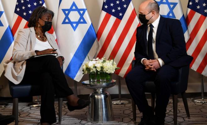 “بنيت” يوجه طلبا إلى مسؤولة أميركية بشأن الأسرى الإسرائيليين في غزة