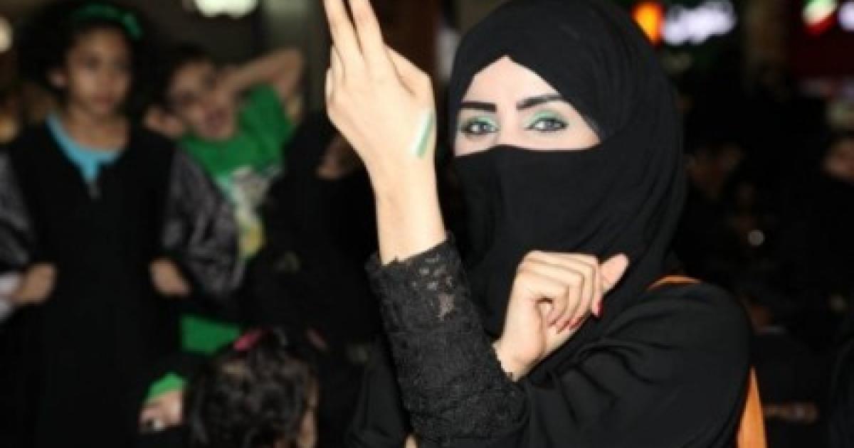 شاهد: تحرش جماعي بفتيات في اليوم الوطني السعودي الـ91