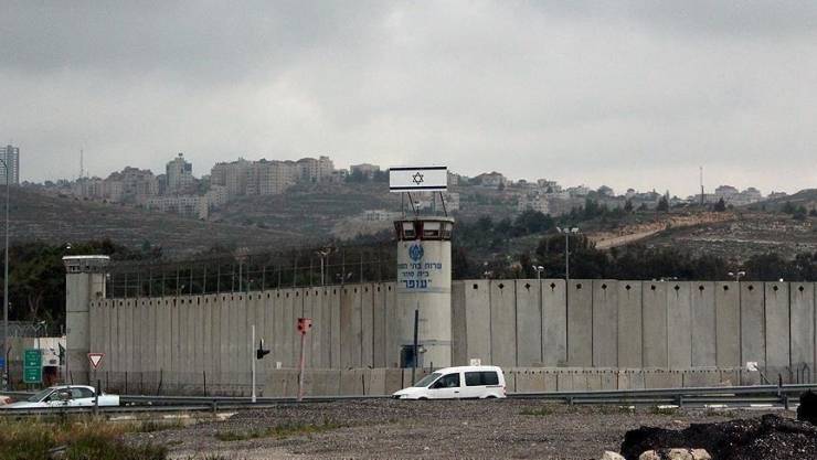 قوات الاحتلال تحول سجن ‘ريمون’ لثكنة عسكرية