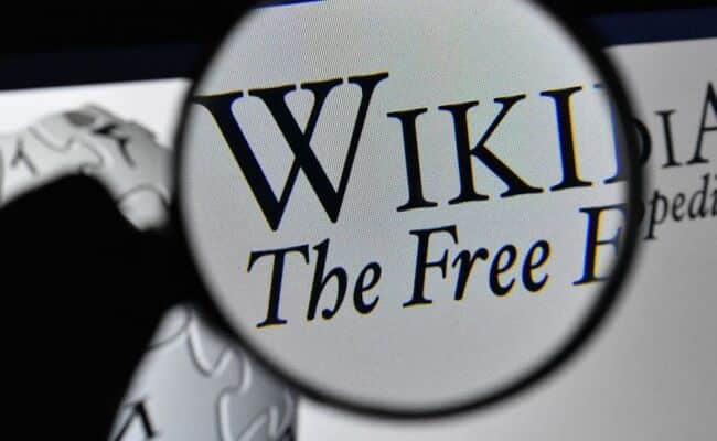 ويكيبيديا تحظر محررين مرتبطين بمجموعة صينية