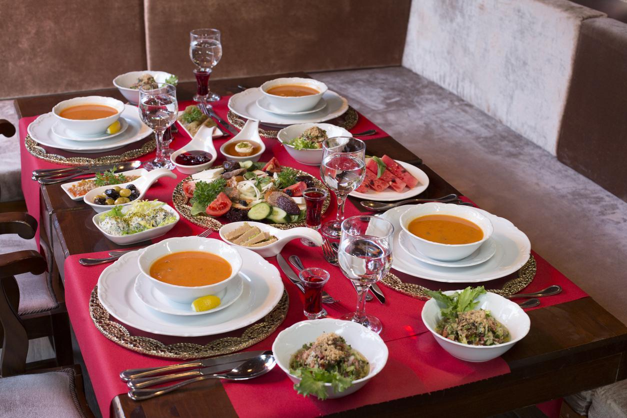 6 وصفات حساء ستضيف نكهة إلى طاولة العام الجديد