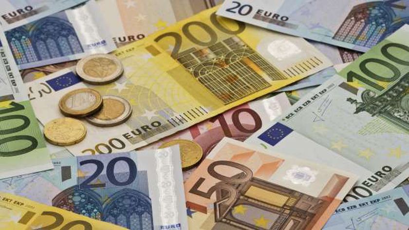 سعر اليورو في مصر اليوم الإثنين 20-12-2021