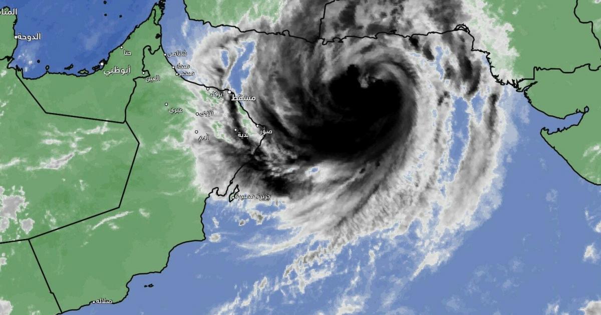 اعصار شاهين – هيئة البيئة في سلطنة عمان تصدر بيانا عاجلا وتنشر أرقام للتواصل