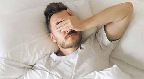 أشهر أسباب عدم القدرة على النوم رغم النعاس بالتفصيل