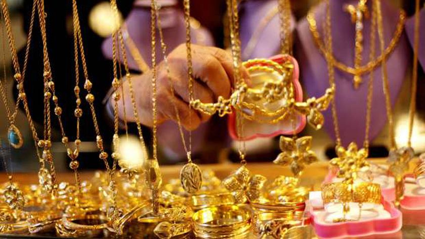 تجار الصاغة: إقبال كبير على بيع الذهب عيار 21 القديم بعد ارتفاع سعره