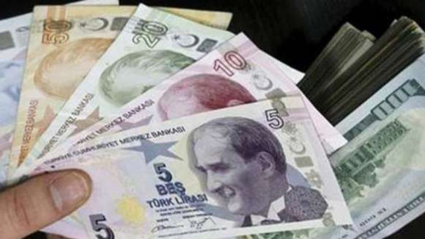 سعر الليرة التركية مقابل 6 عملات.. تراجع كبير بسبب انخفاض الفائدة