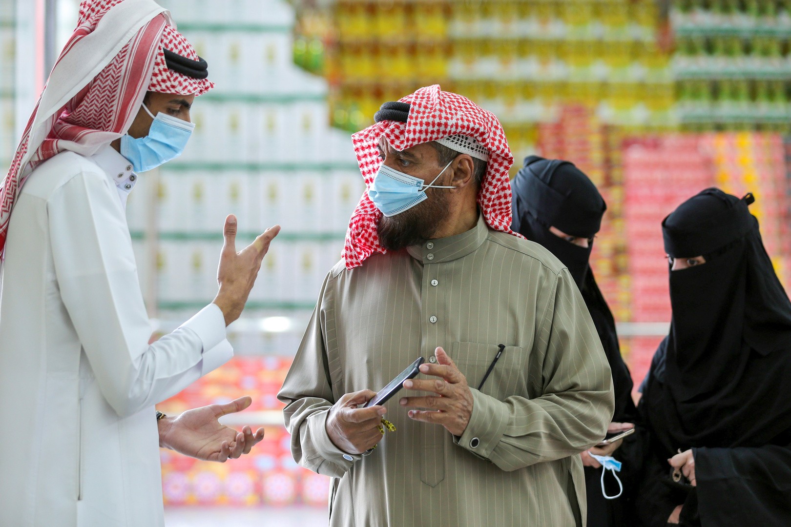 عقوبة عدم ارتداء الكمامة في السعودية 1443