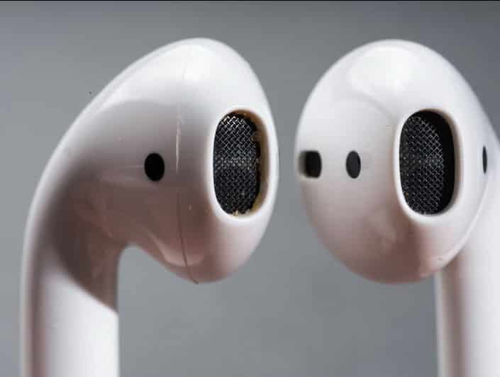 كيفية تنظيف سماعات الأذن اللاسلكية بشكل كامل