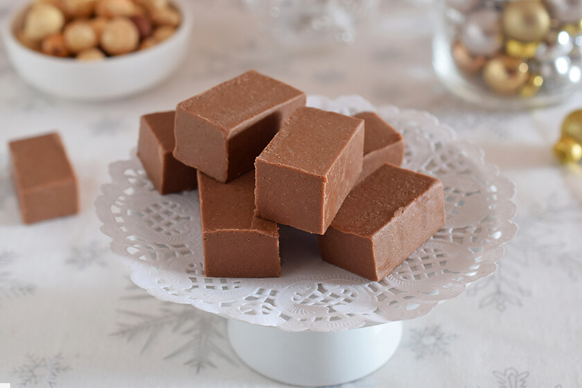 وصفة الجياندوجا محلية الصنع ، لوح الشوكولاتة الإيطالي الشهير بالبندق الذي لا يقاوم لمن يحبون الحلويات
