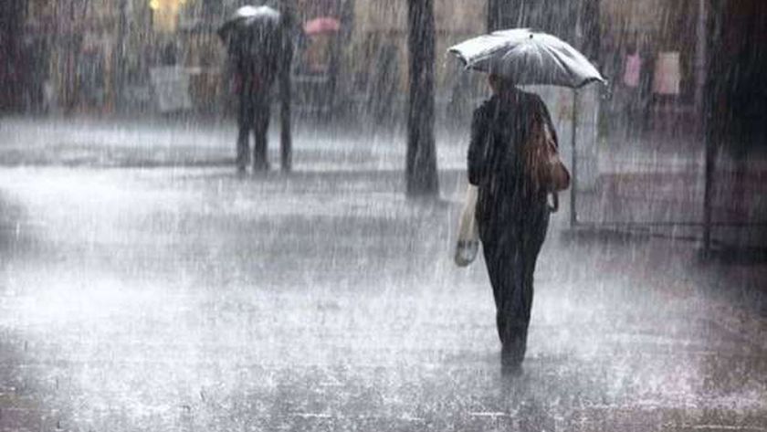 «الأرصاد»: أمطار القاهرة متوسطة.. وانخفاض الحرارة لأقل من 8 درجات