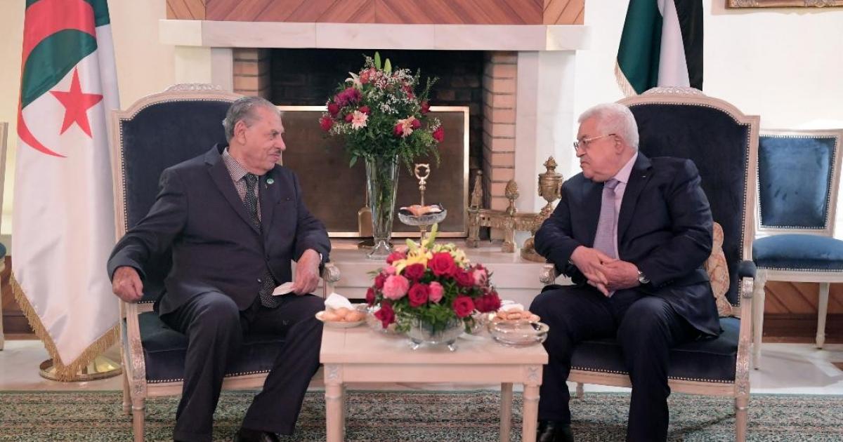 الرئيس عباس يستقبل رئيس مجلس الأمة الجزائري