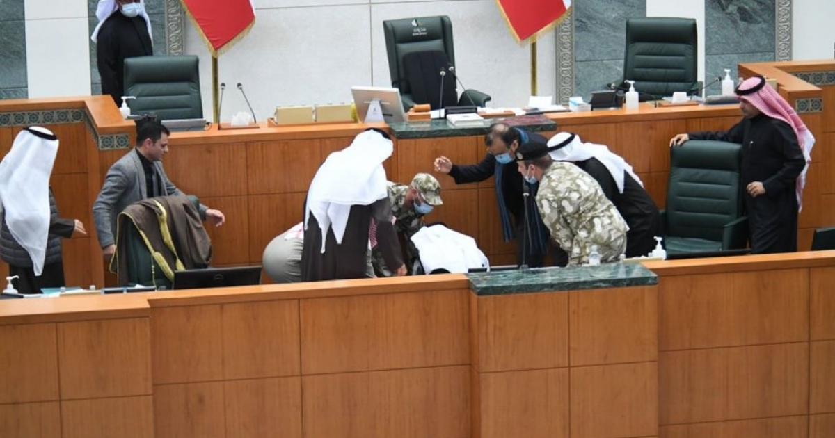 سبب تعرض عادل اللوغاني أمين عام مجلس الأمة بالكويت للإغماء – شاهد