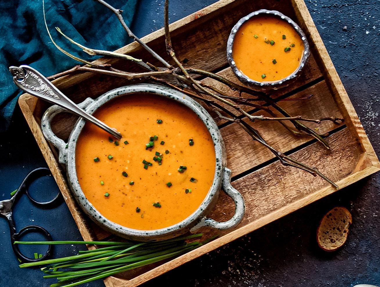 أسرار صنع الحساء اللذيذ وحلول المشاكل الشائعة عند صنع الحساء