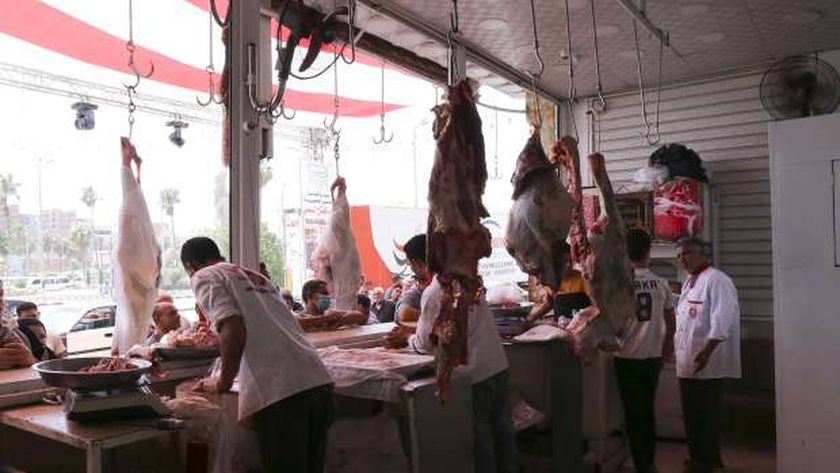 أسعار اللحوم اليوم الأحد الموافق 13 مارس داخل المجمعات الاستهلاكية