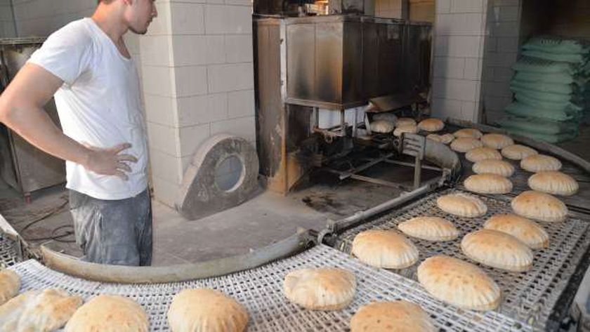 شعبة المخابز تقترح بيع الخبز المدعم بالكيلو.. كل مواطن 450 جراما يوميا