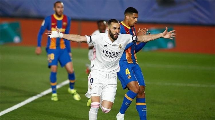 الدوري الاسباني مدافعا برشلونة يهددان تشافي قبل مباراة الكلاسيكو أمام ريال مدريد