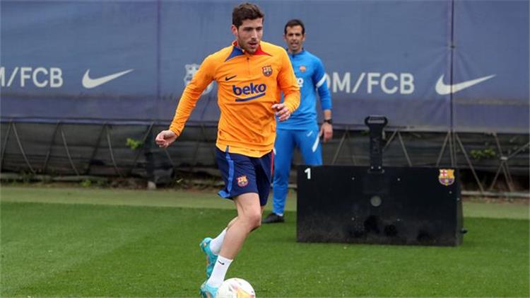الدوري الاسباني برشلونة يقدم عرضه لـ سيرجي روبيرتو ويترك الكرة في ملعبه