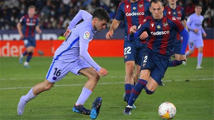 الدوري الاسباني بيدري يعلق على فقدانه لحذائه قبل تمريرته الحاسمة لهدف فوز برشلونة أمام ليفانتي