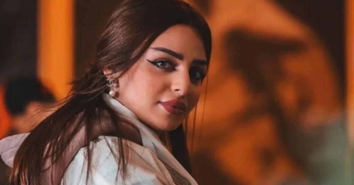 عاجل:: رهف القحطاني تثير انتقادات جديدة بسبب لباسها الجريء