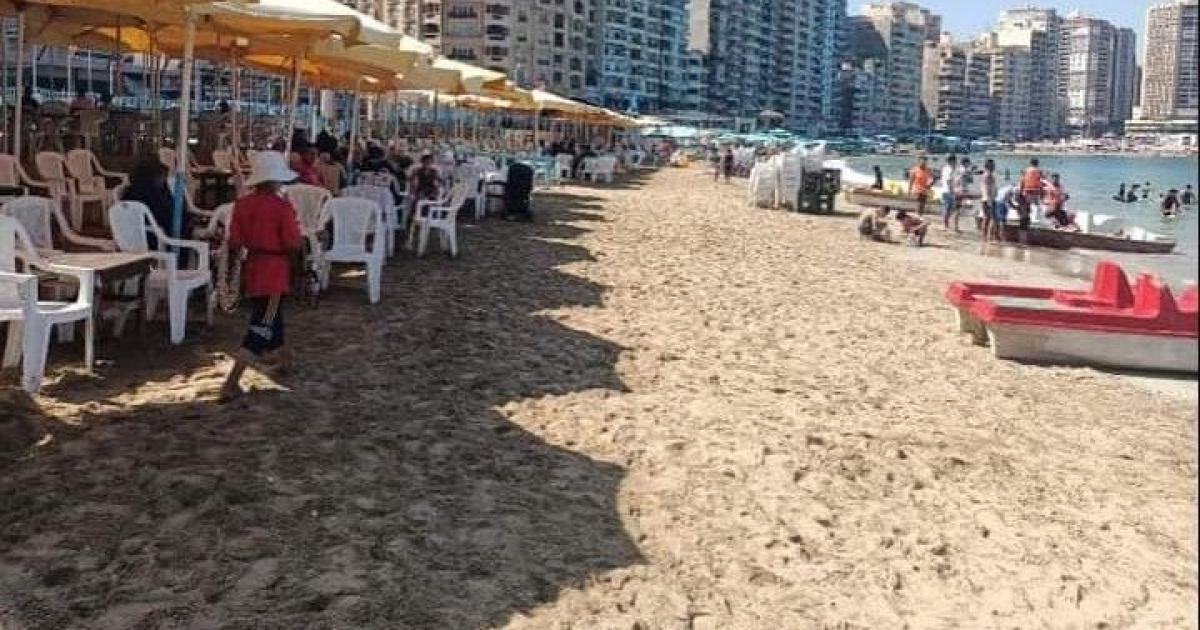 عاجل:: بالصور: شواطئ “للكبار فقط” في مصر