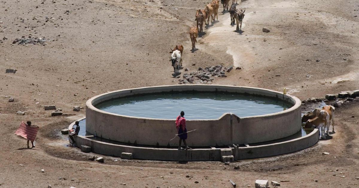 عاجل:: تطوير جهاز يستخرج الماء من المناطق الصحراوية