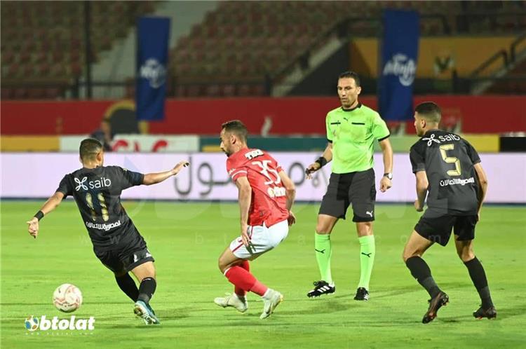 أخبار الأهلي فيديو | أحمد عبد القادر يسجل هدف الأهلي الأول أمام المصري بالسلوم