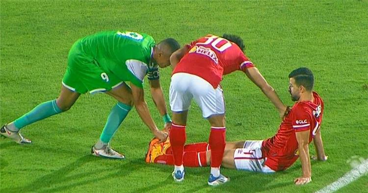 أخبار الأهلي فيديو | محمود متولي يغادر مباراة الأهلي وإيسترن كومباني مصابًا