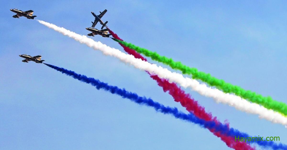شاهد: ” فرسان الإمارات ” يرحبون بزوار معرض أبوظبي للطيران بطريقتهم الخاصة
