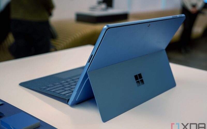 أفضل شواحن بديلة لجهاز Surface Pro 9 في عام 2022