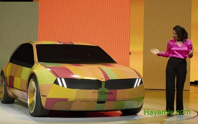 CES 2023: BMW تستفز سيارة ناطقة تغير ألوانها مثل الحرباء