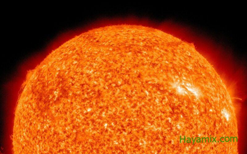 تظهر بقعة شمسية خطيرة على الشمس ، ويمكن أن تنفجر عواصف شمسية قوية على الأرض