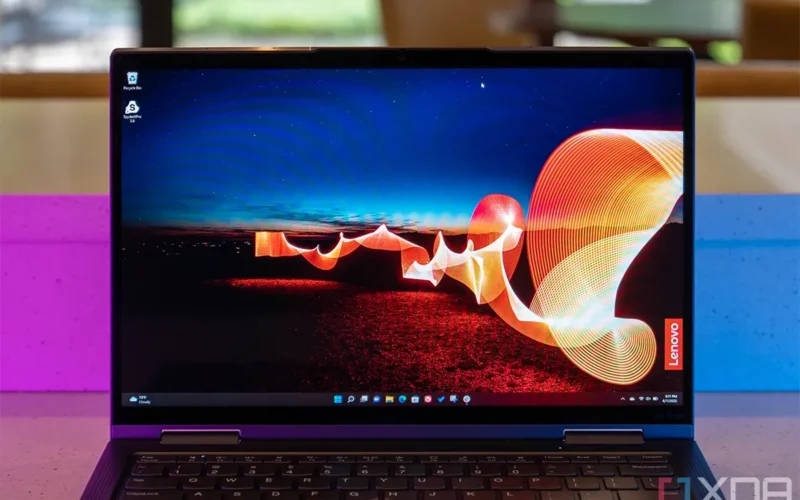 هل يتمتع Lenovo ThinkPad X1 Yoga Gen 8 بكاميرا ويب جيدة؟