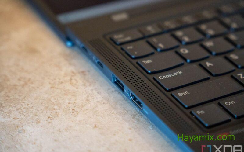 هل يمتلك Lenovo ThinkPad X1 Carbon Gen 11 Thunderbolt؟