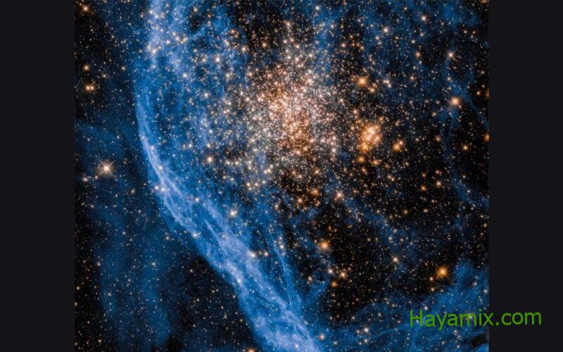 صورة اليوم في علم الفلك لوكالة ناسا 20 فبراير 2023: التقط تلسكوب هابل عنقود نجمي مزدوج