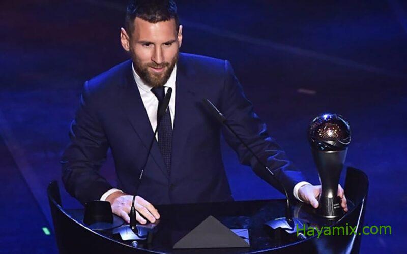 ليونيل ميسي يتوج بجائزة الفيفا لأفضل لاعب في العالم