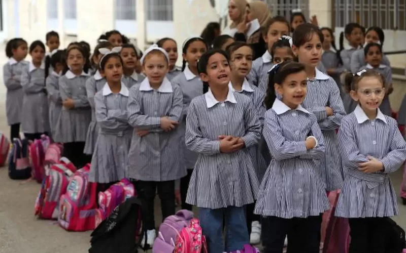 إلغاء شرط الإقامة للوظائف التعليمية والتخصصات المطلوبة